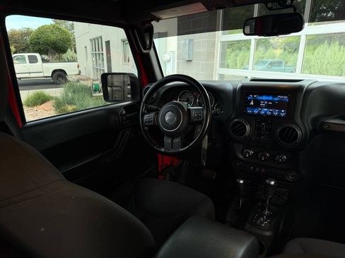 Used 2018 Jeep Wrangler Unlimited Sport S AWD/4WD image 39