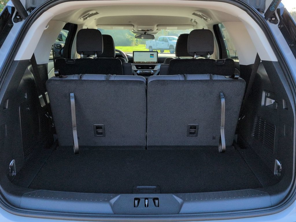 New 2026 Ford Explorer Active RWD image 13