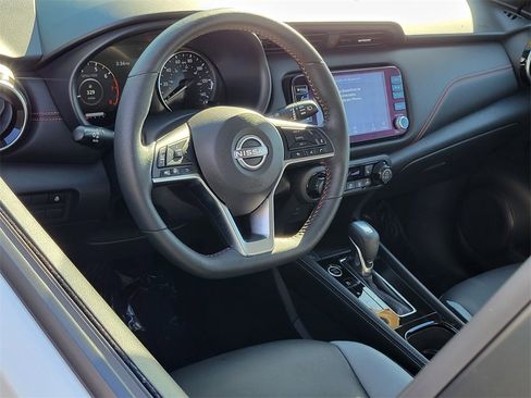 Used 2024 Nissan Kicks SR w/ SR Premium Package image 3