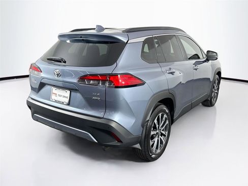 Certified 2024 Toyota Corolla Cross XLE image 21