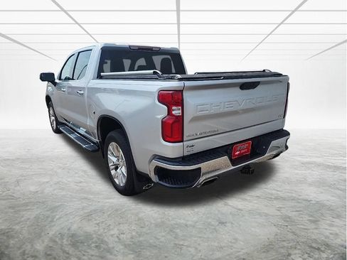 Used 2019 Chevrolet Silverado 1500 LTZ AWD/4WD image 3