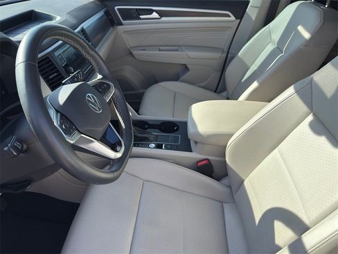 Used 2023 Volkswagen Atlas SE image 10