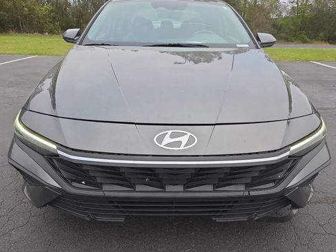 Used 2024 Hyundai Elantra SE image 9