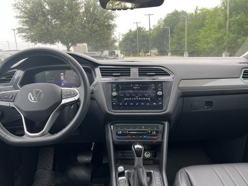Certified 2023 Volkswagen Tiguan SE FWD image 27