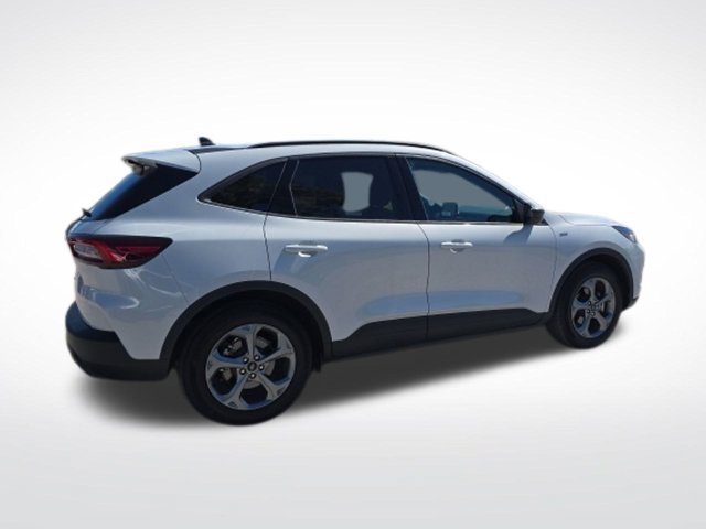 Used 2025 Ford Escape ST-Line FWD image 3