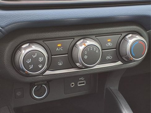 New 2025 Nissan Versa SV w/ Trunk Package image 20