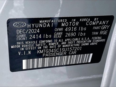 Used 2025 Genesis G70 2.5T w/ Sport Prestige Package image 19