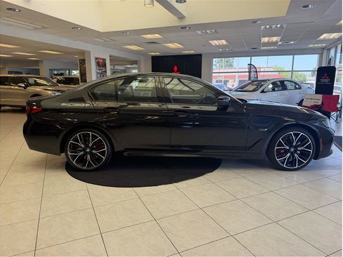 Used 2023 BMW 530e w/ M Sport Package RWD image 4