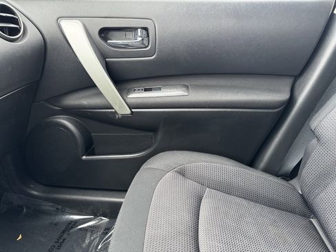 Used 2013 Nissan Rogue SV image 19