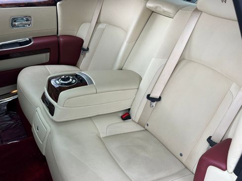 Used 2013 Rolls-Royce Ghost RWD image 30