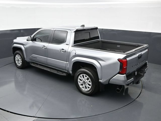 Used 2024 Toyota Tacoma SR5 AWD/4WD image 37