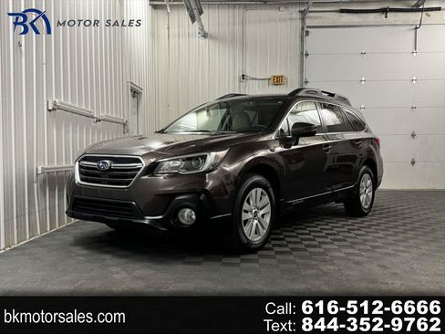 Used 2019 Subaru Outback 2.5i Premium AWD/4WD image 1