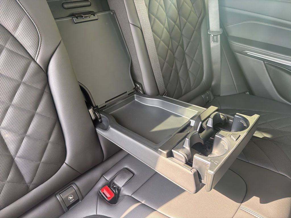New 2026 BMW X5 M60i w/ Climate Comfort Package AWD/4WD image 14