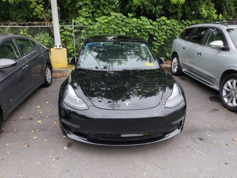 Used 2023 Tesla Model 3 Standard Range RWD image 2