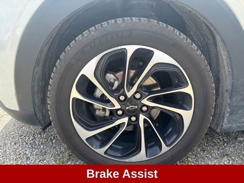 Used 2022 Chevrolet Bolt EUV Premier FWD image 11