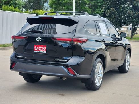 Certified 2026 Toyota Highlander Limited AWD/4WD image 5