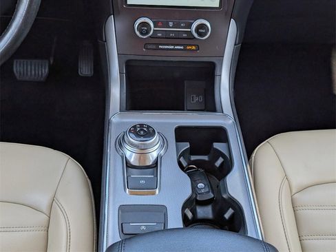 Used 2021 Ford Edge SEL image 12