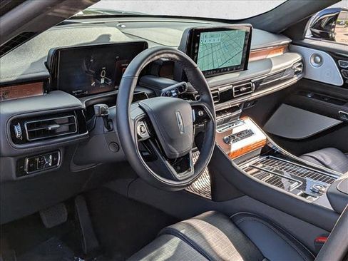 New 2025 Lincoln Aviator Black Label image 3