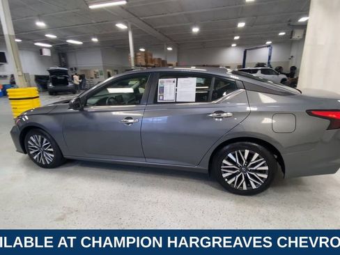 Used 2024 Nissan Altima 2.5 SV image 7