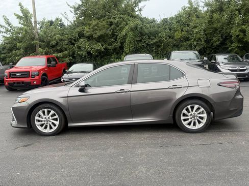 Used 2021 Toyota Camry LE FWD image 2