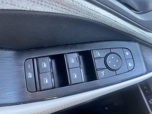 Used 2023 Nissan Rogue SV AWD/4WD image 30