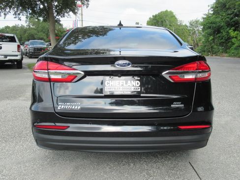 Used 2020 Ford Fusion SE FWD image 6