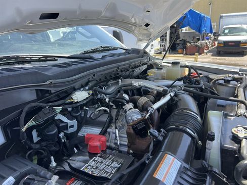 Used 2023 Ford F550 2WD Regular Cab Super Duty image 31