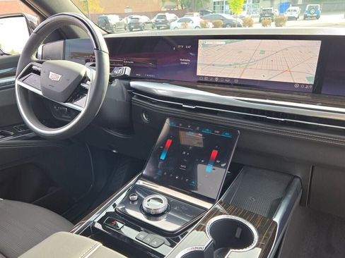 New 2026 Cadillac Escalade Luxury image 9