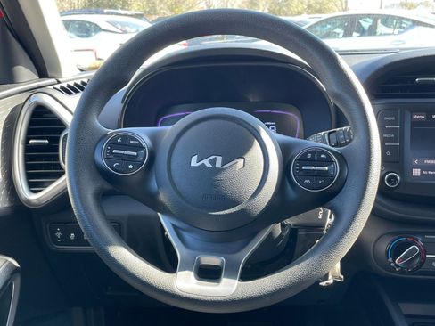 Used 2025 Kia Soul LX w/ LX Technology Package image 25