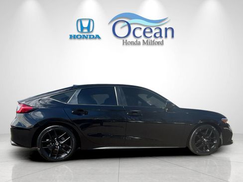 Used 2023 Honda Civic Sport image 2