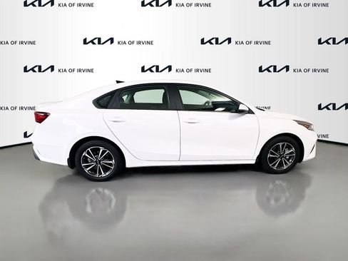Certified 2023 Kia Forte LXS w/ LXS Technology Package FWD image 7