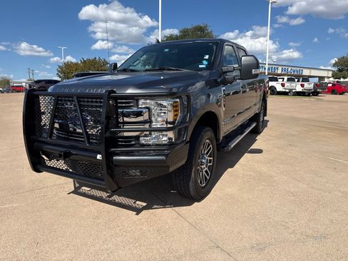 Used 2019 Ford F250 Lariat w/ Lariat Value Package AWD/4WD image 3