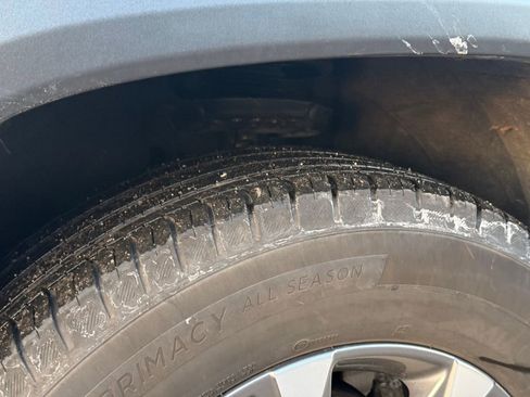 Used 2025 Chevrolet Equinox LT w/ Convenience Package II image 11