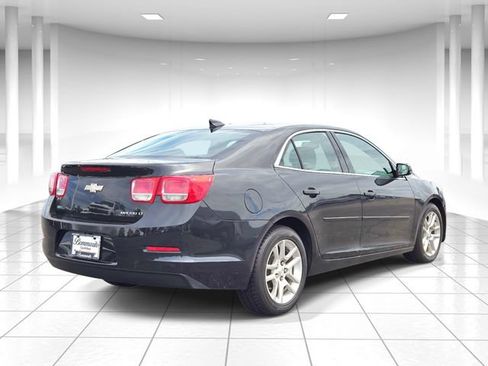 Used 2015 Chevrolet Malibu LT w/ Power Convenience Package FWD image 3