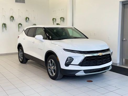 Certified 2025 Chevrolet Blazer LT AWD/4WD image 28