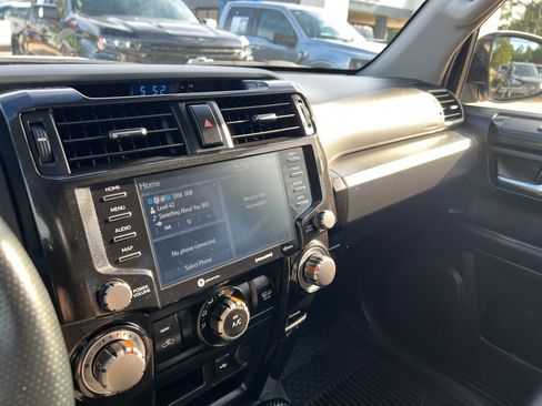 Used 2024 Toyota 4Runner TRD Off-Road Premium w/ Moonroof Package AWD/4WD image 15