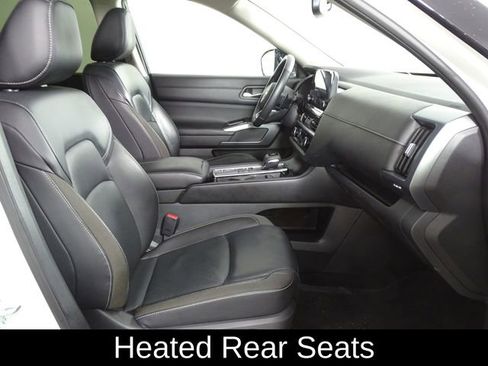 Used 2022 Nissan Pathfinder SL w/ SL Premium Package image 16