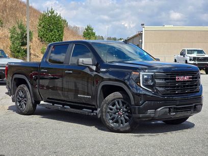 Used 2025 GMC Sierra 1500 Pro w/ Graphite Edition