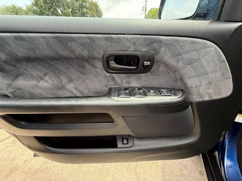 Used 2004 Honda CR-V EX image 19