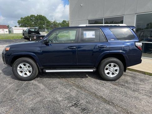 Used 2018 Toyota 4Runner SR5 image 8