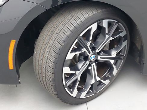 Used 2025 BMW 230i 230i w/ M Sport Package image 32