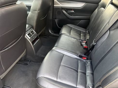 Used 2024 MAZDA CX-90 3.3 Turbo w/ Preferred Package AWD/4WD image 16
