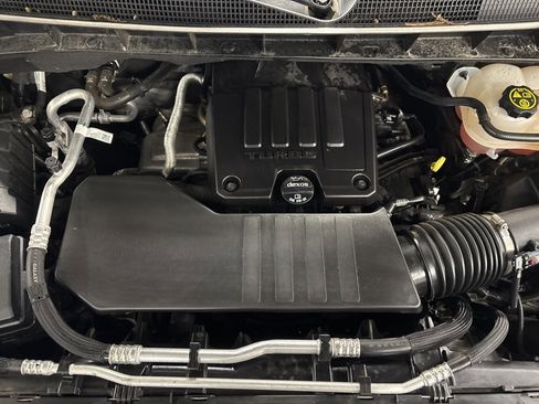 Used 2023 Chevrolet Silverado 1500 LT image 40