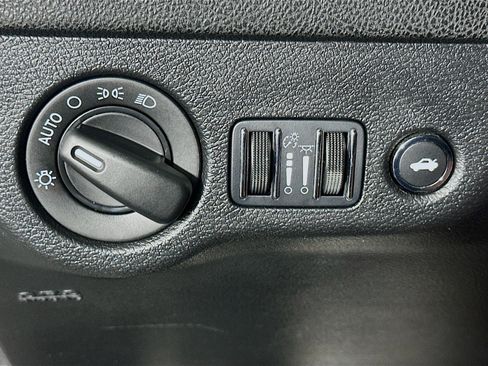 Used 2023 Dodge Charger SXT RWD image 16