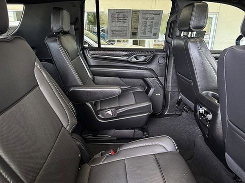 Used 2023 GMC Yukon XL Denali image 21