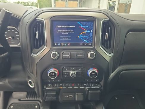 Certified 2022 GMC Sierra 2500 Denali w/ Denali Black Diamond Edition AWD/4WD image 20
