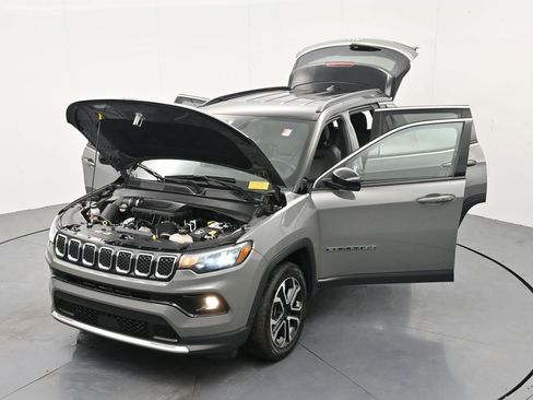 Used 2024 Jeep Compass Limited AWD/4WD image 39