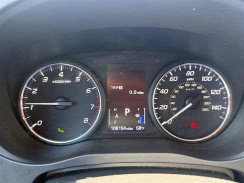 Used 2020 Mitsubishi Outlander FWD image 11