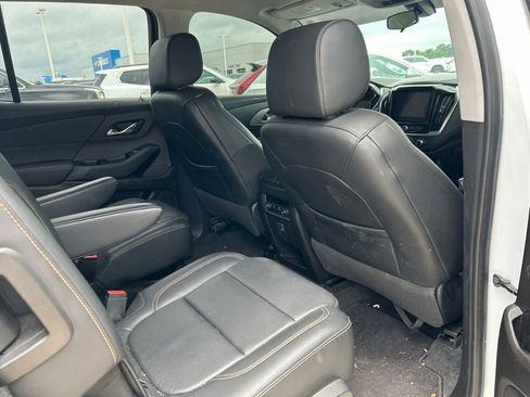 Used 2020 Chevrolet Traverse LT w/ LPO, Cargo Package FWD image 11