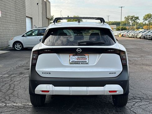New 2026 Nissan Kicks SV w/ SV Premium Package image 5
